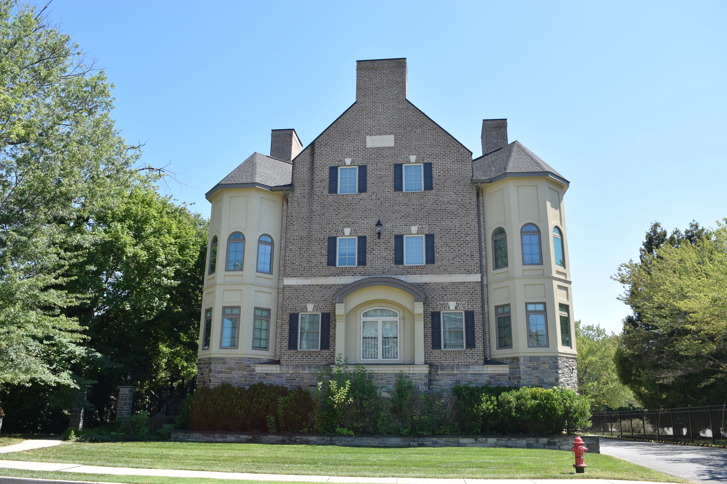 Property main image